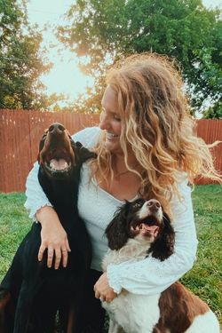 What Makes Us Fall In Love With Our Dogs? We find out falling in love with your dog stories helene